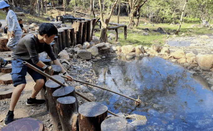 Pai: Full-Day Private Sightseeing Tour - Pai Historical Landmarks