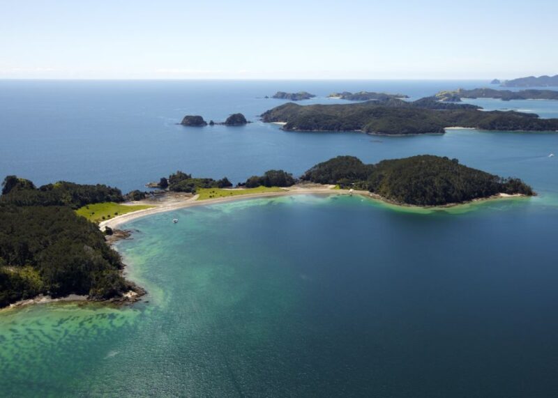 Paihia/Russell: Hole in the Rock Cruise With 2 Island Stops - Key Points