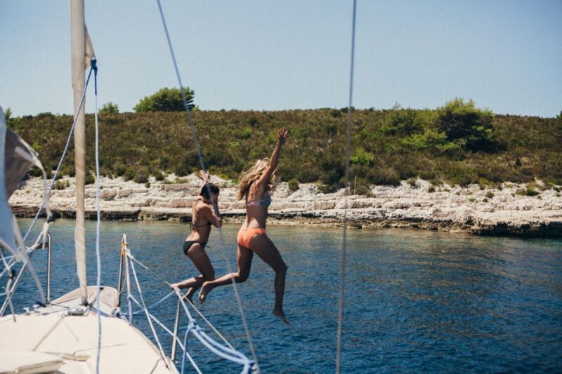 Pakleni Islands Sailing Tour - Tour Overview
