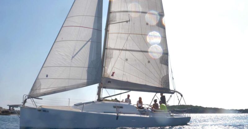 Paklinski Islands: Hvar Half-Day Morning Sailing Tour - Itinerary and Activities