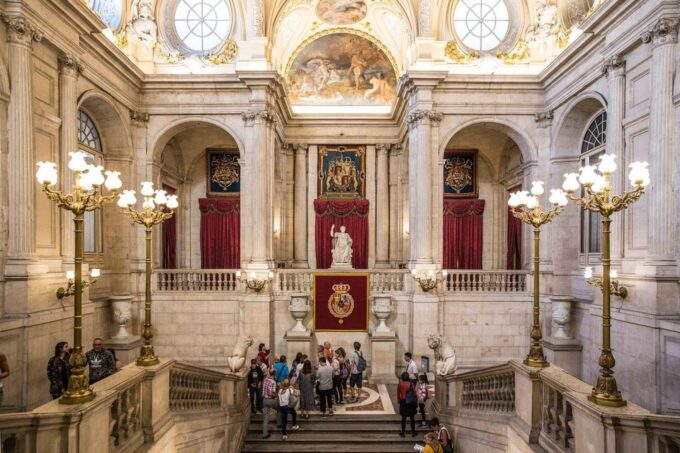 Palace of Madrid & Prado Listening Guide- Txts NOT Included - Accessibility and Convenience