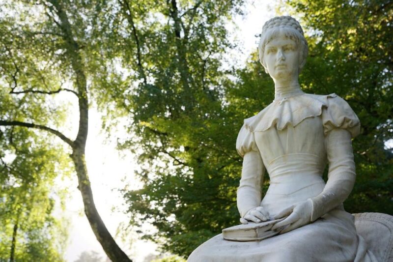 Palace of Queen Elisabeth Tour - Pricing and Reservations