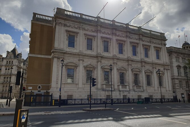 Palaces, Parliament & Power: A Walking Tour of Londons Royal City - Westminster Abbey and Its Royal Connections
