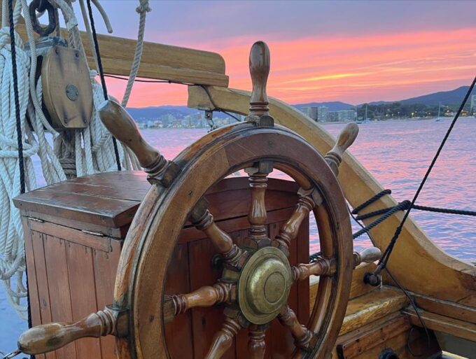 Palamós: Sunset Boat Tour With Glass of Cava - Recap