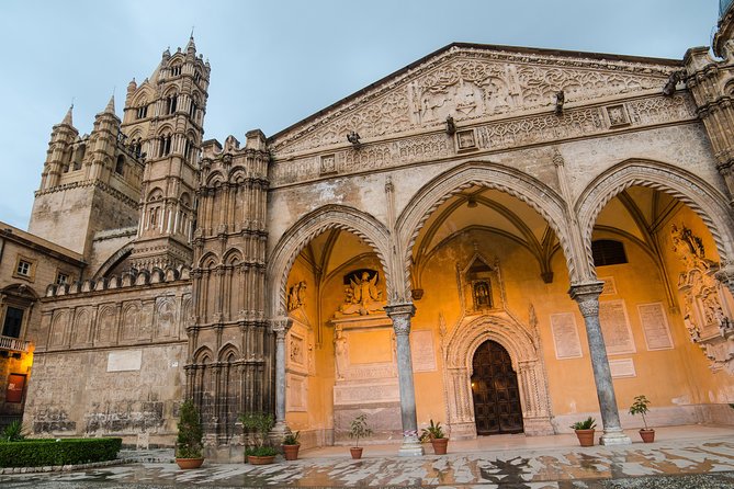 Palermo Catacombs and Monreale Half-day Tour - Visiting the Capuchin Catacombs