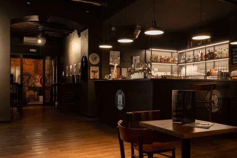 Palermo: Craft Beer Tasting With Food Samples at High Hops - Venue Features and Atmosphere