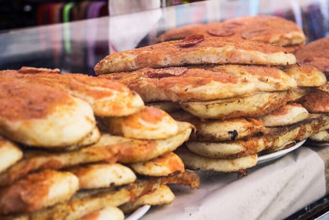 Palermo: Street Food Tour in Ballarò and Vucciria Markets - Private Group Option