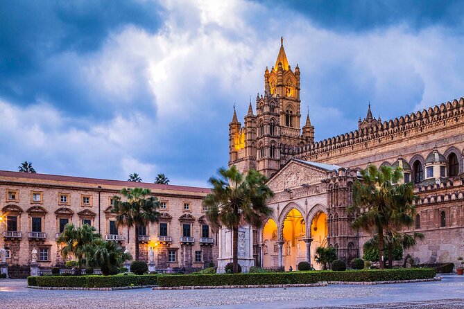 Palermo: Tour Historic Center, Catacombs & Monreale in CruiserCar - Exploring the Historic Catacombs