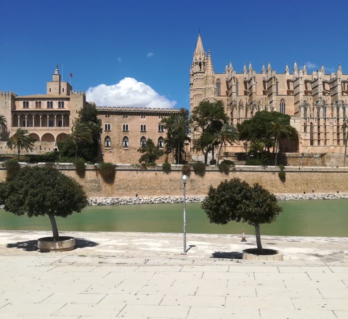 Palma: Alternative History Self-Guided Audio Walking Tour - Tour Features