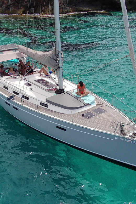 PALMA BAY : 8 HOUR PRIVATE TOUR WITH SAILING BOAT - Sailing Experience