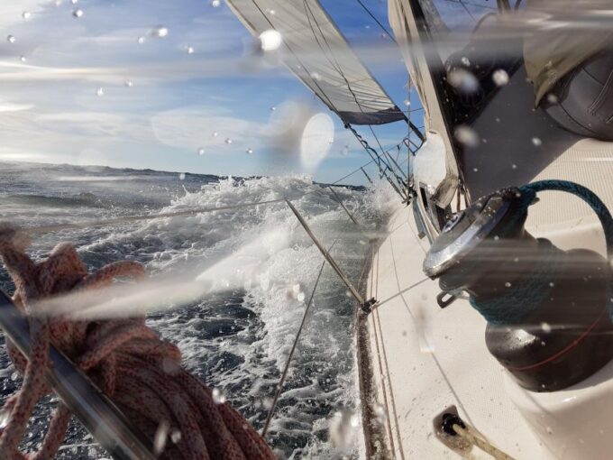 Palma Bay: Sailing Boat Tour With Mallorcan Tapas & Drinks - Group Size