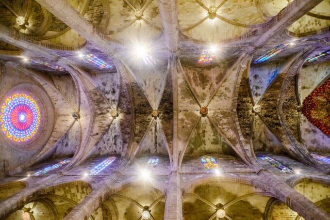 Palma: Cathedral of Mallorca Skip-the-Line Entry Ticket - Exploring the Cathedrals Interior