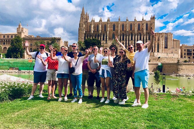 Palma De Mallorca Bike Tour With Optional Tapas - Accessibility and Transportation