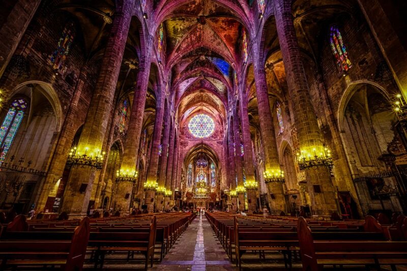 Palma De Mallorca: City Walking Tour With the Cathedral - Language and Guide