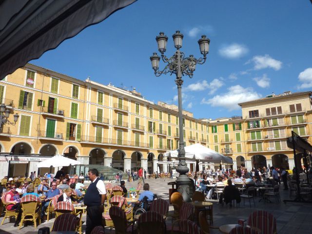 Palma De Mallorca: Guided Tour of the Old Town - Booking and Cancellation