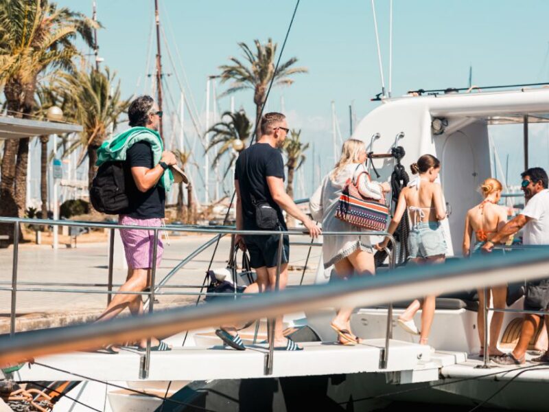 Palma De Mallorca: Half-Day Catamaran Tour With Buffet Meal - Onboard Amenities