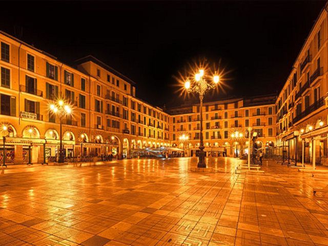 Palma De Mallorca: Old Town Atmospheric Evening Tour - Tour Duration and Check Availability