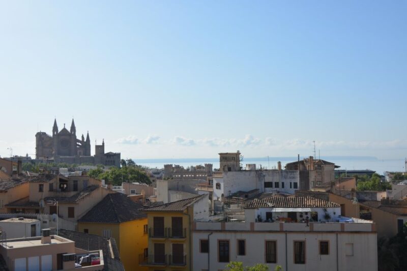 Palma De Mallorca Old Town Guided Bike Tour and Tapas - Key Points