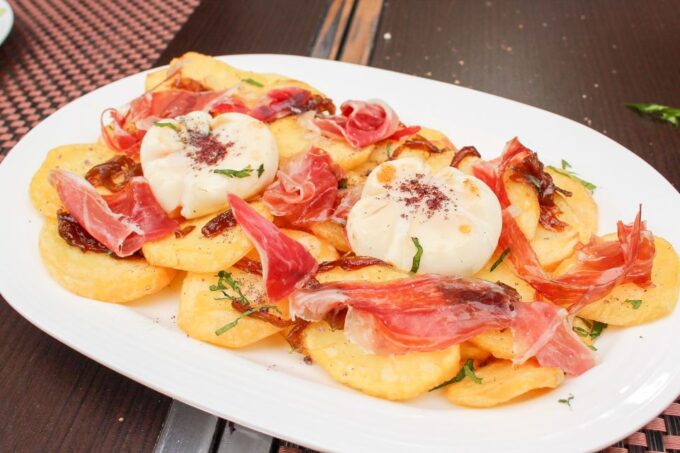 Palma De Mallorca Old Town Guided Bike Tour and Tapas - Stops Included