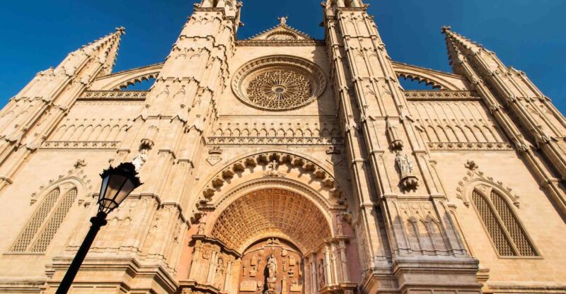 Palma De Mallorca: Private Walking Tour With a Local Guide - Languages