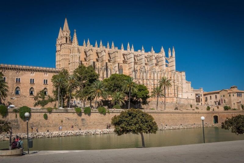 Palma De Mallorca Private Walking Tour With Tour Guide - Explore Palma De Mallorca