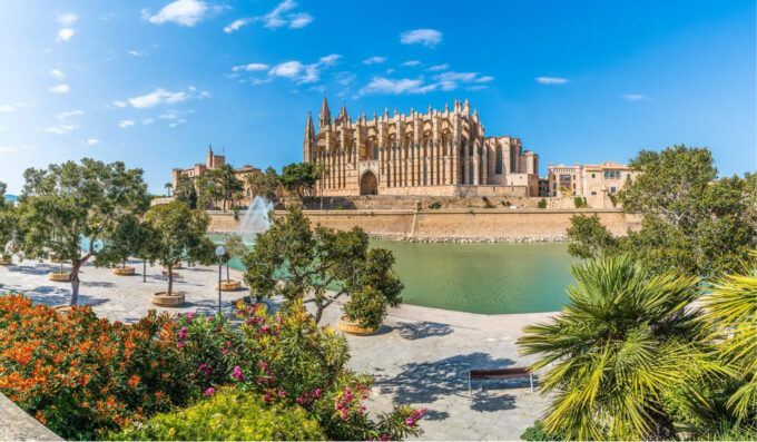 Palma De Mallorca: Small-Group Tour & Fast-Track Cathedral - Important Dress Code