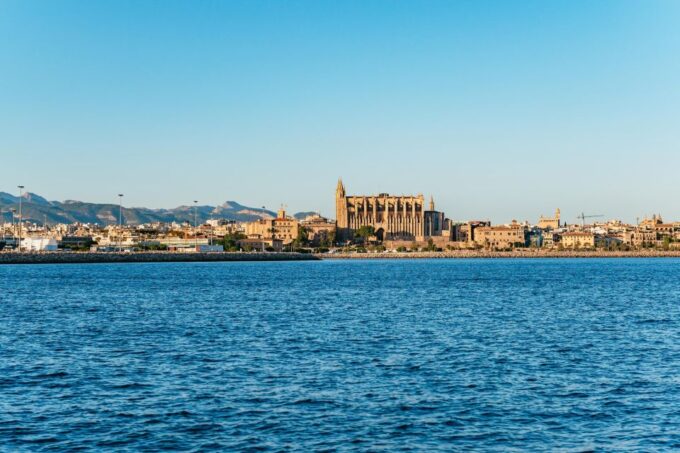 Palma De Mallorca: Sunset Boat Tour With DJ and Dance Floor - Meeting the Guide