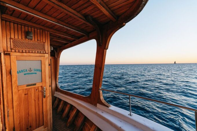 Palma De Mallorca: Sunset Boat Tour With DJ and Dance Floor - Dress Code Options