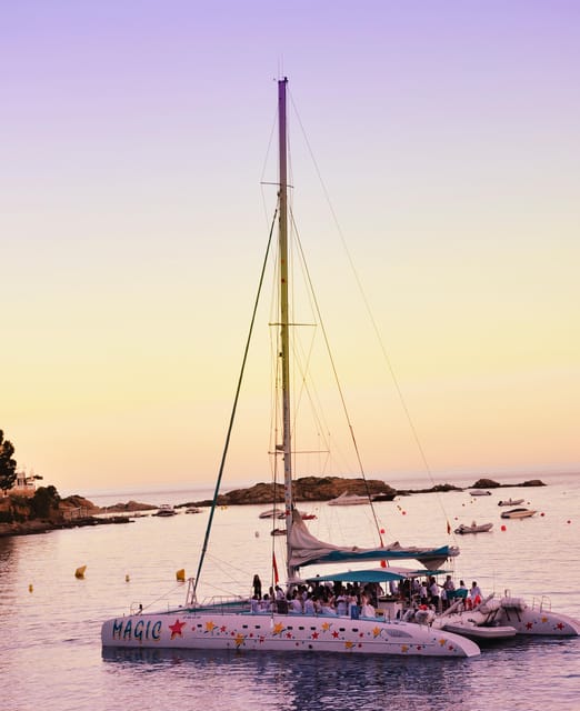 Palma De Mallorca: Sunset Sailing Catamaran Trip With Drink - Sunset Views of Palma
