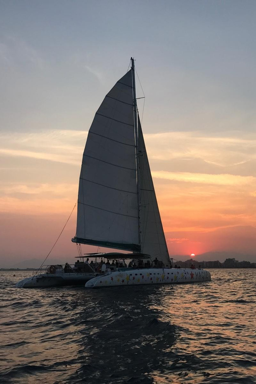 Palma De Mallorca: Sunset Sailing Catamaran Trip With Drink - Meeting Point and Important Information
