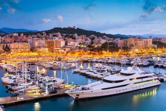 Palma De Mallorca: Walking Tour With Audio Guide on App - Discounts for Companions