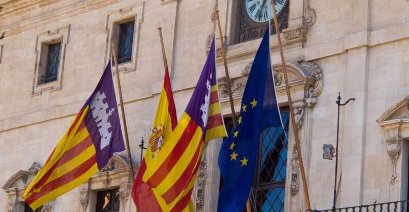 Palma: First Discovery Walk and Reading Walking Tour - Tour Features