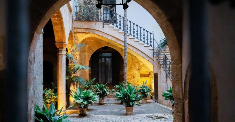 Palma: History & Beauty Eco-Friendly E-Scooter Tour - Cultural Immersion