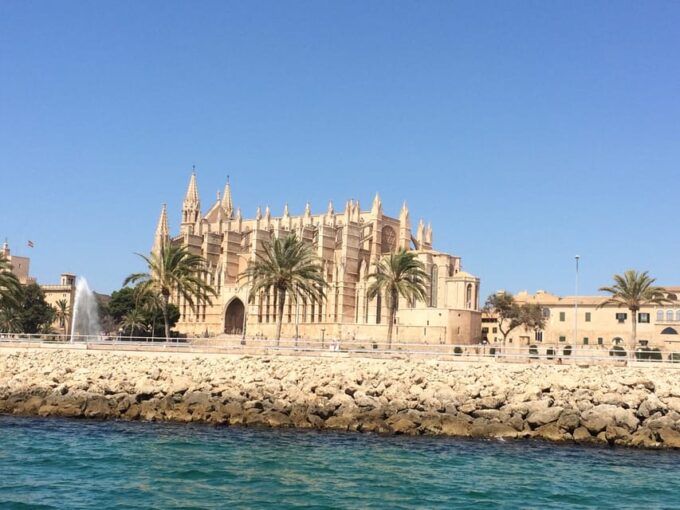 Palma Old Town Insider Tour With Visit of the Cathedral - Discovering Palmas Monuments