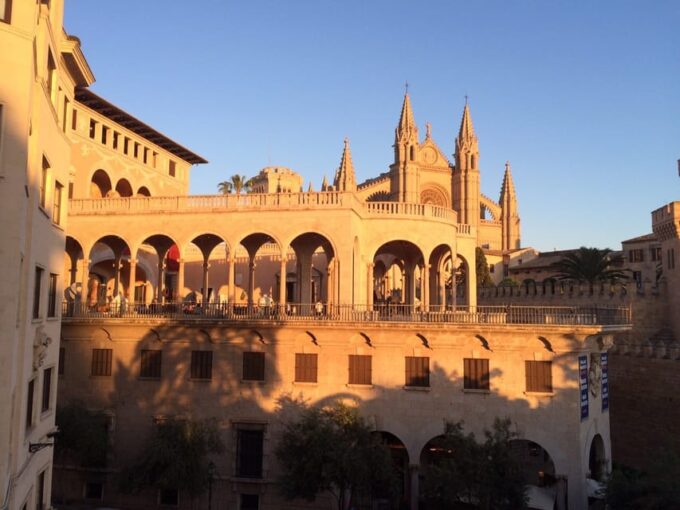 Palma Old Town Insider Tour With Visit of the Cathedral - Exploring the Cathedral