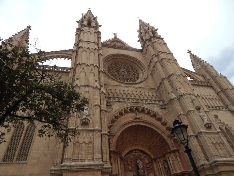 Palma: Old Town Tour & Cathedral Skip-the-Line Ticket - Itinerary and Highlights