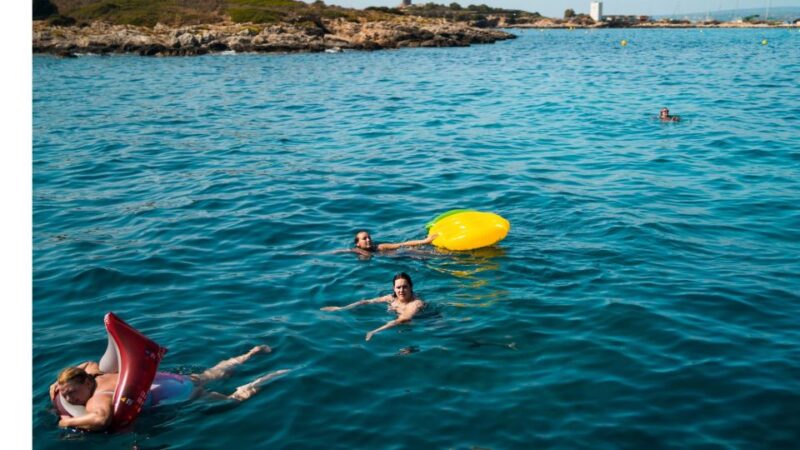 Palma: Punta Negra and Ses Illetes Boat Trip With Live Music - Key Points