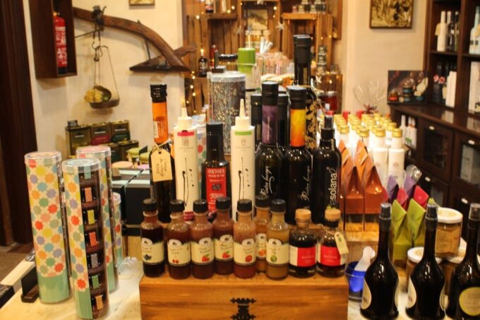 Palma Tour With Wine and Tapas Tasting - Tour Logistics and Details
