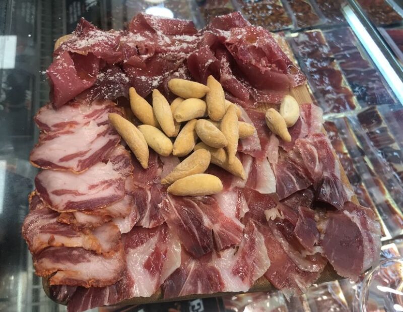Palma: Walking Tour With Mediterranean Delicacies - Highlights of the Walking Tour