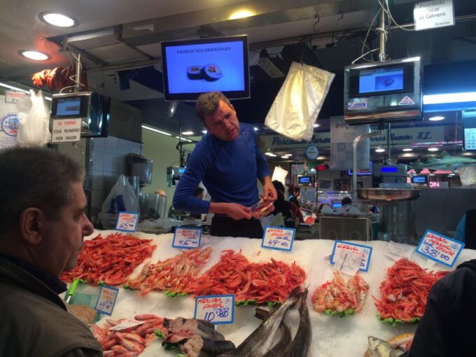 Palma: Walking Tour With Mediterranean Delicacies - Discovering the Mercat De Lolivar Marketplace
