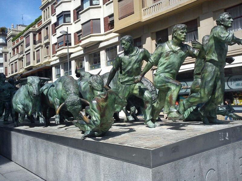 Pamplona - Private Historic Walking Tour - Castle Square
