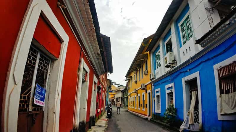 Panaji: Heritage Walking Tour in Fontainhas Latin Quarter - Tour Accessibility and Language
