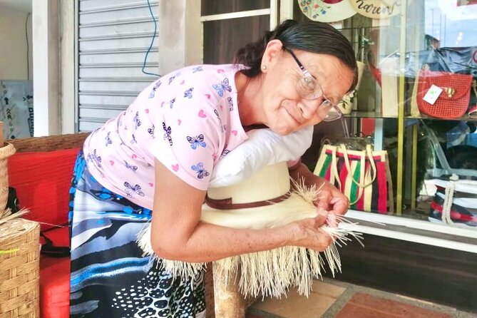 Panama Hat Maker, Artisan Goods, Museum, Beachfront Local Cuisine. SHORE TOUR - Cuisine Highlights