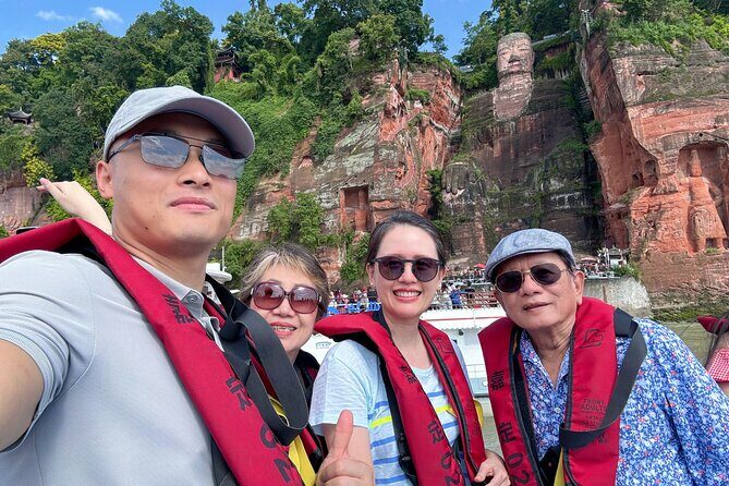 Panda and Leshan Buddha Private Tour - Authentic Experiences and Cultural Insights