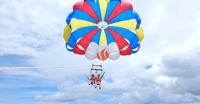 Panglao: Solo or Tandem Parasailing Experience Near Alona - What to Expect During the Activity