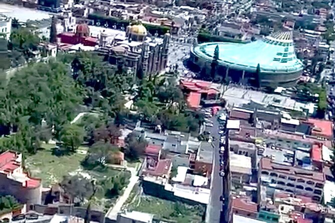 Panoramic Flight Through Reforma and Guadalupe Basilica 2 Px - Accessibility Features