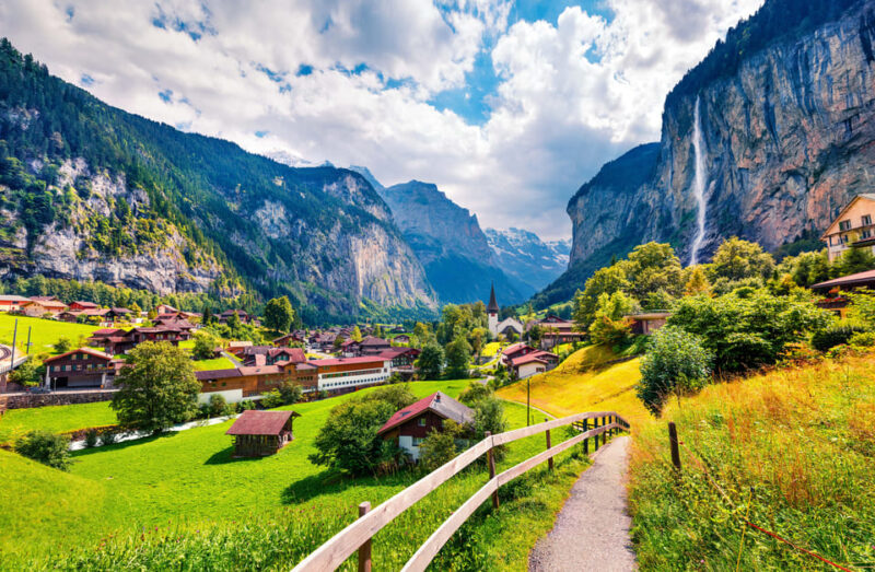 Panoramic Hiking Tour Above Lauterbrunnen Valley From Zurich - Participant Information