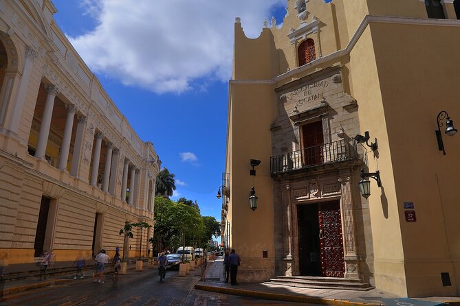 Panoramic Sightseeing Bus City Tour of Merida With 2 Routes - Points of Interest Highlights