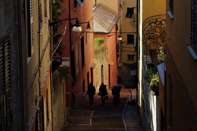 Panoramic Tour Across the Creuze With a Storyteller - Group Size and Meeting Point