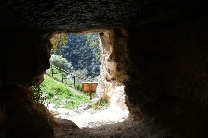 Pantalica: Memory in Stone - Exploring Anaktoron